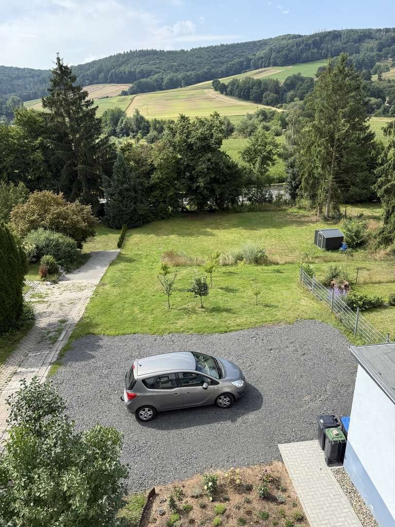 Immobilie in Waldkappel - Gepflegtes Zweifamilienhaus mit Freisitz, Garage, und großem Grundstück in Waldkappel-Bischhausen - Bild 4