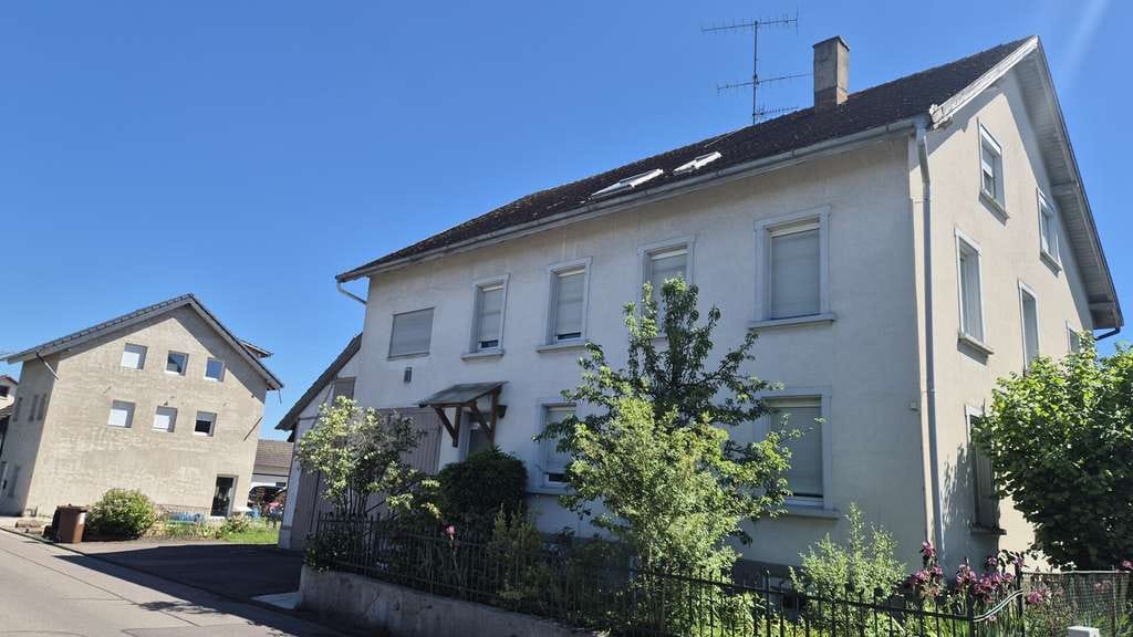 Immobilie in Jestetten - Jestetten/Altenburg - 3 -Familienhaus mit großem Grundstück - Bild 2