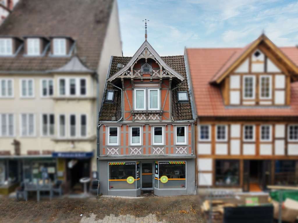 Immobilie in Bad Salzuflen - Einziehen & Altbaucharme genießen oder vermieten & Faktor ca. 13 sichern! - Bild 0