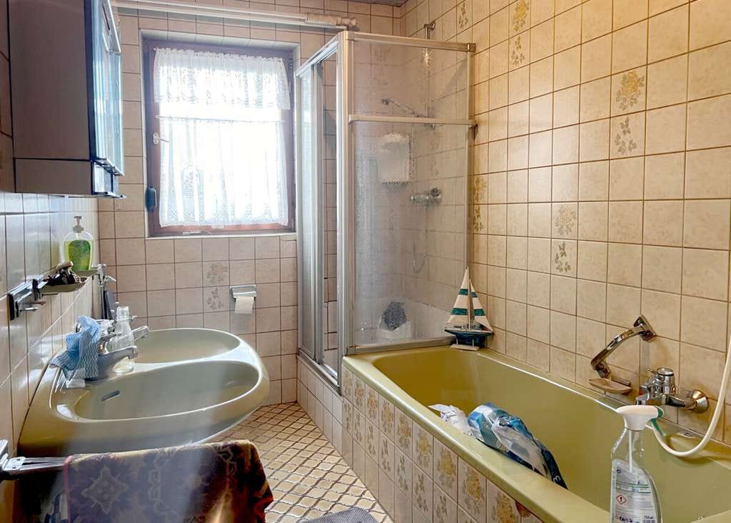 Immobilie in Forchheim - Stark sanierungsbedürftiges Wohnhaus mit Nebengebäude in Forchheim/Kersbach - Bild 3