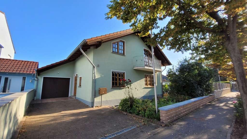 Immobilie in Erbes-Büdesheim - Attraktives und gepflegtes 5-Zimmer-Einfamilienhaus zum Kauf in Erbes-Büdesheim - Bild 1