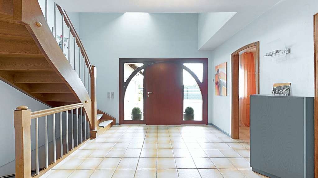 Immobilie in Felsberg - Großzügiges, freistehendes Einfamilienhaus mit Wellnessbereich und Doppelgarage - Bild 4