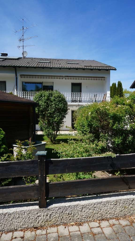 Immobilie in Gilching - DHH als 3-Familienhaus, grüne und ruhige Lage in Gilching- Geisenbrunn, Besichtigung n. Vereinbg. - Bild 1