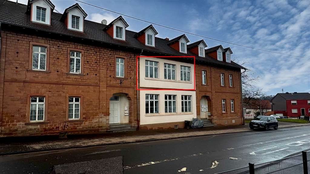 Immobilie in Sankt Wendel - Lichtdurchflutete kernsanierte ETW in historischem, denkmalgeschützten Schulgebäude in Bliesen - Bild 0
