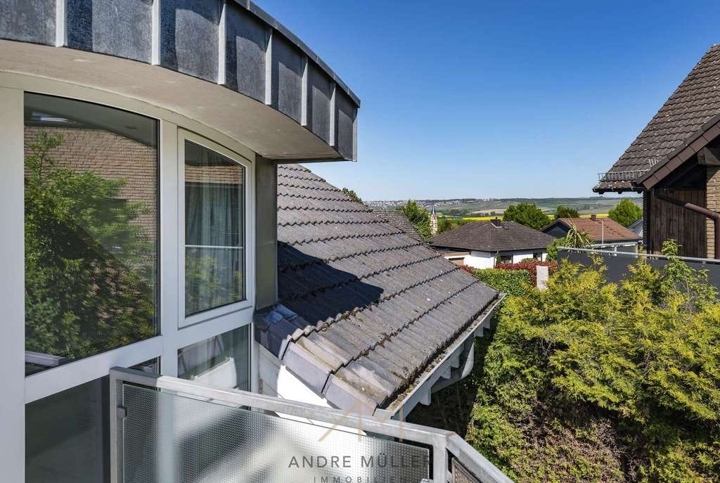 Immobilie in Nieder-Olm - Familienfreundliche Doppelhaushälfte in Nieder-Olm. Ruhige Lage mit 2 Terrassen und kompaktem Garten - Bild 1