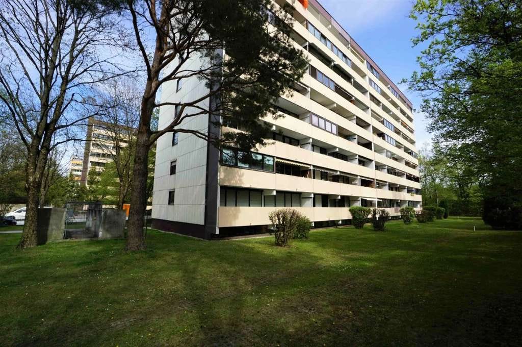 Immobilie in Unterschleißheim - 3-Zi-Erbpacht-Wohnung, Restlaufzeit 45 Jahre, top Zustand, frei, Besichtig. SA 02.03.24 n. Vereinbg. - Bild 2