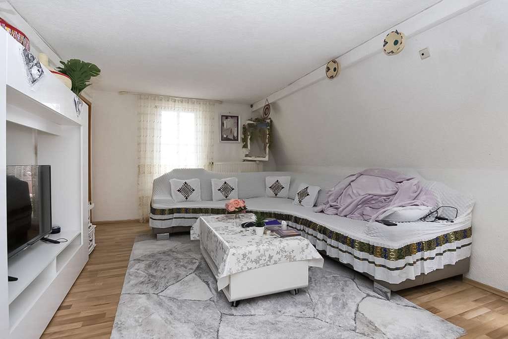 Immobilie in Mengen - Großzügige Wohnung über zwei Etagen    viel Platz und Privatsphäre für die ganze Familie - Bild 1