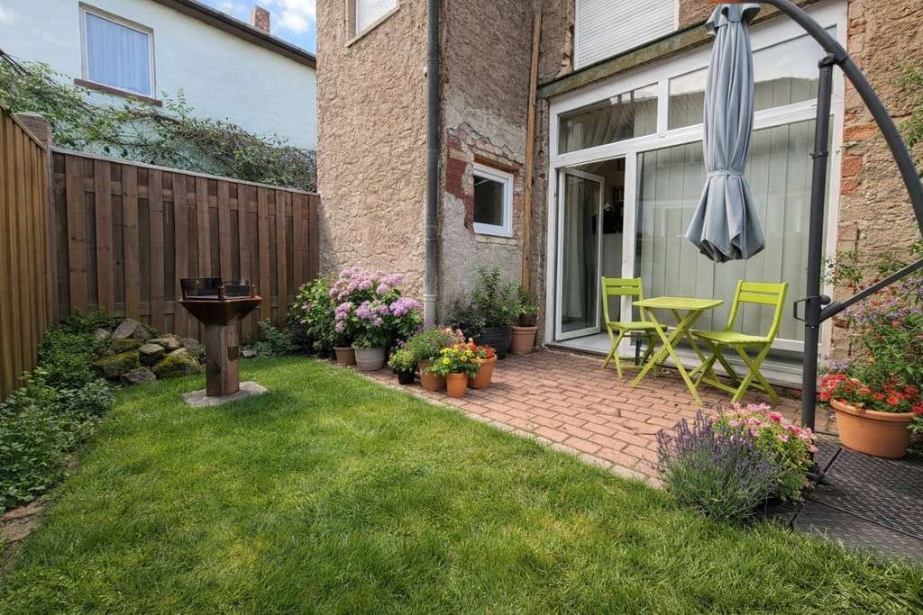 Immobilie in Nottertal-Heilinger Höhen - Charmantes Einfamilienhaus mit kleinem Hof in Nottertal-Heilinger Höhen – ideal für Individualisten - Bild 1