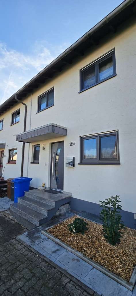 Immobilie in Karlstein am Main - Modernisiertes Reihenmittelhaus mit PV, Garage & offenem Wohnbereich – provisionsfrei - Bild 0