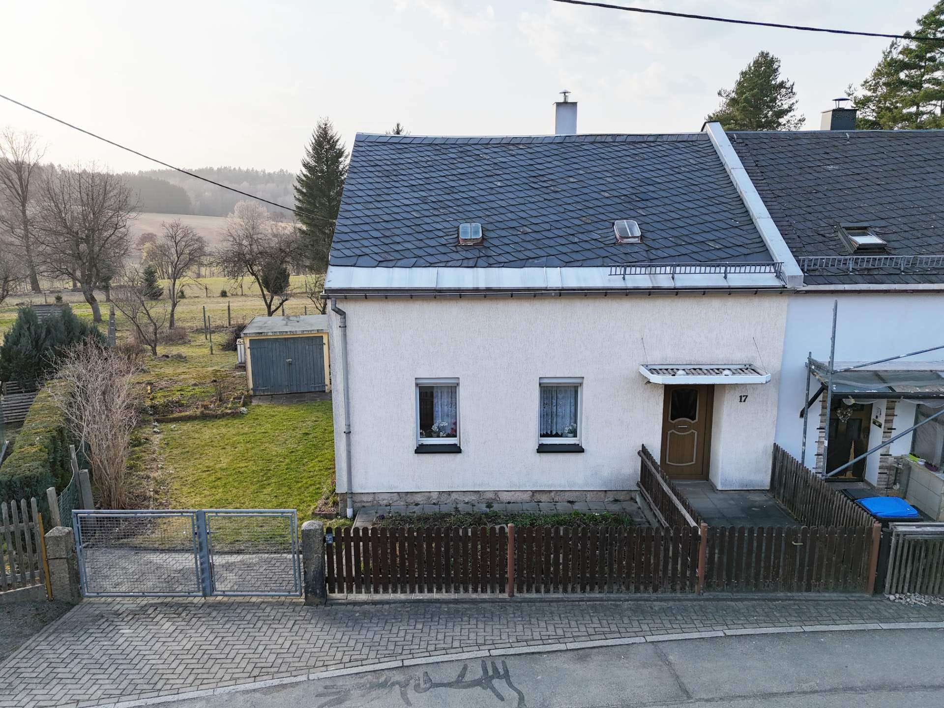 Immobilie in Auerbach/Vogtland - Waldnahe Lage! Doppelhaushälfte mit Garage in Auerbach OT Rebesgrün - Bild 2