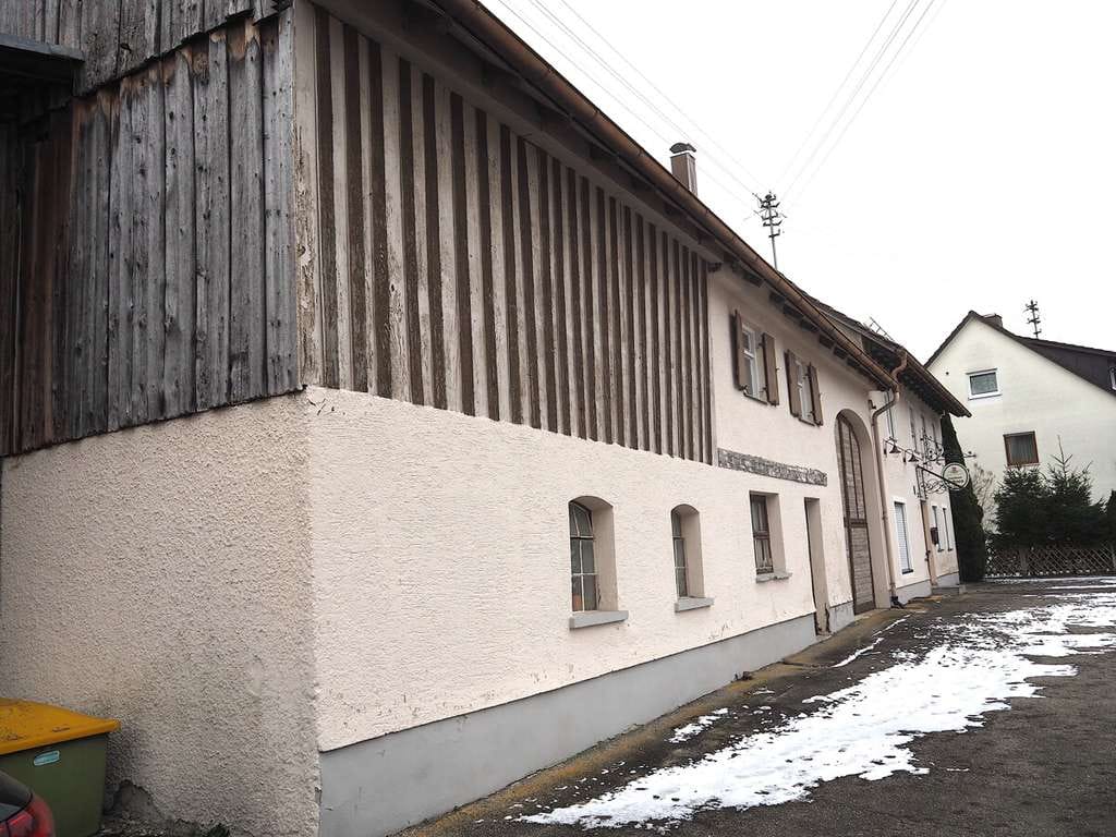 Immobilie in Heimertingen - Ein Bauprojekt für Liebhaber: Einseitig angebautes Bauernhaus mit dem alten "Dorf Stüble" - Bild 1