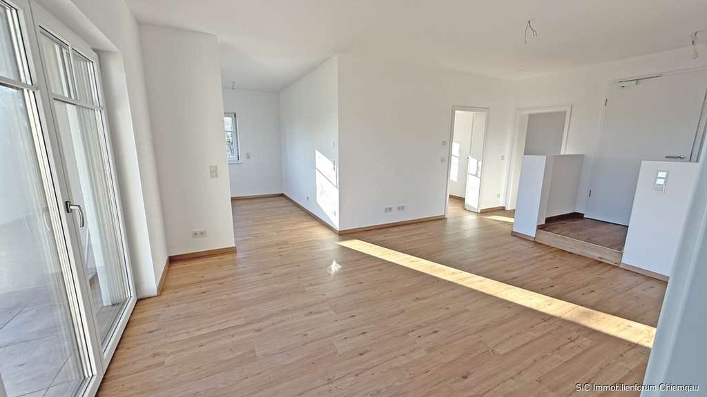 Immobilie in Fridolfing - Neubau! Großzügige 3 Zimmerwohnung in Fridolfing. Ländliches wohnen mit guter Infrastruktur. - Bild 2
