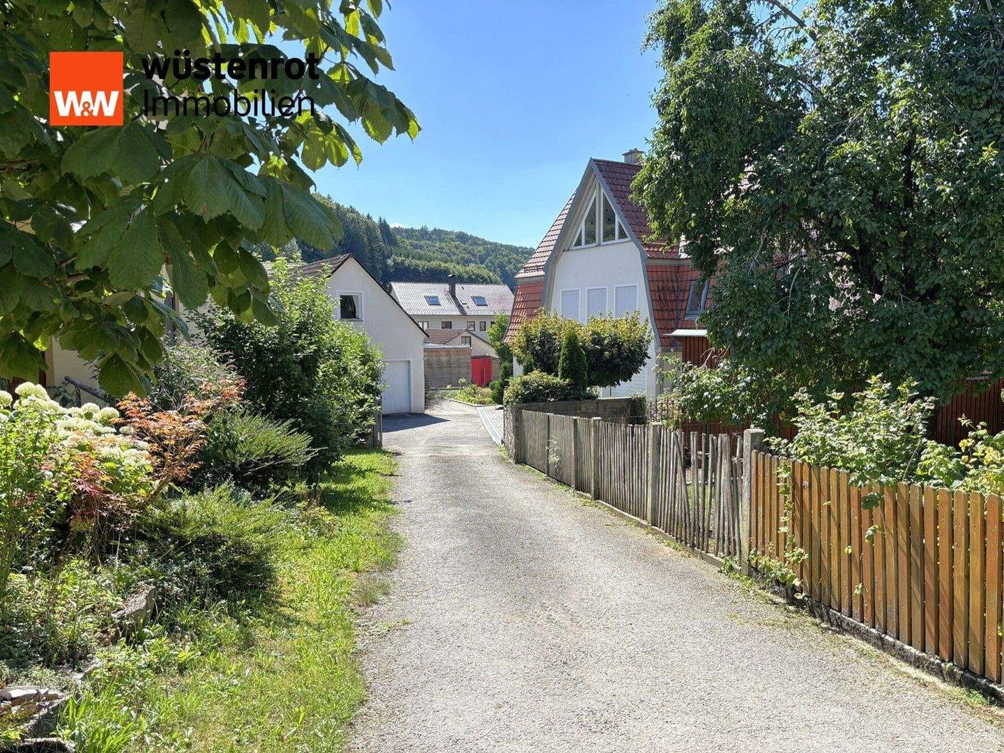 Immobilie in Offenhausen - Geschmackvolles und edles Domizil  in ländlicher Idylle - Bild 0