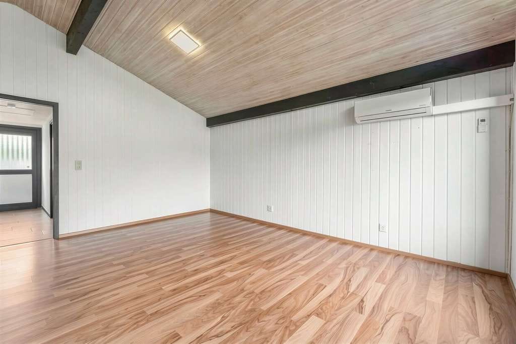 Immobilie in Butjadingen - Nur 5 Minuten zum Deich – Modernisiertes Ferienhaus mit Garten & Inventar inklusive - Bild 2