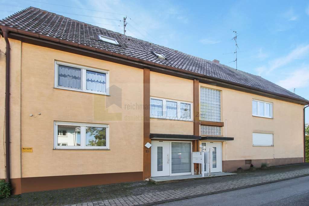 Immobilie in Donaueschingen - Weitgehend renovierte 2-Zimmer-Wohnung mit Terrasse und Garage in ruhiger Lage von DS-Heidenhofen! - Bild 0