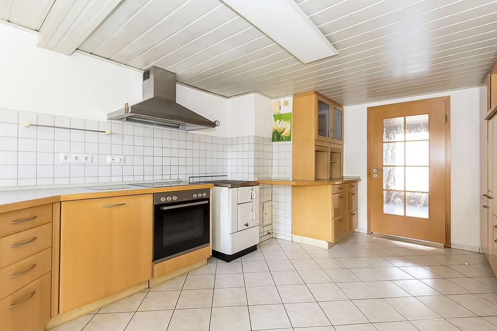 Immobilie in Ebersbach-Musbach - Platz für Familie, Hobby und Handwerk - gepflegtes Wohnhaus mit großen Nebengebäuden - Bild 2