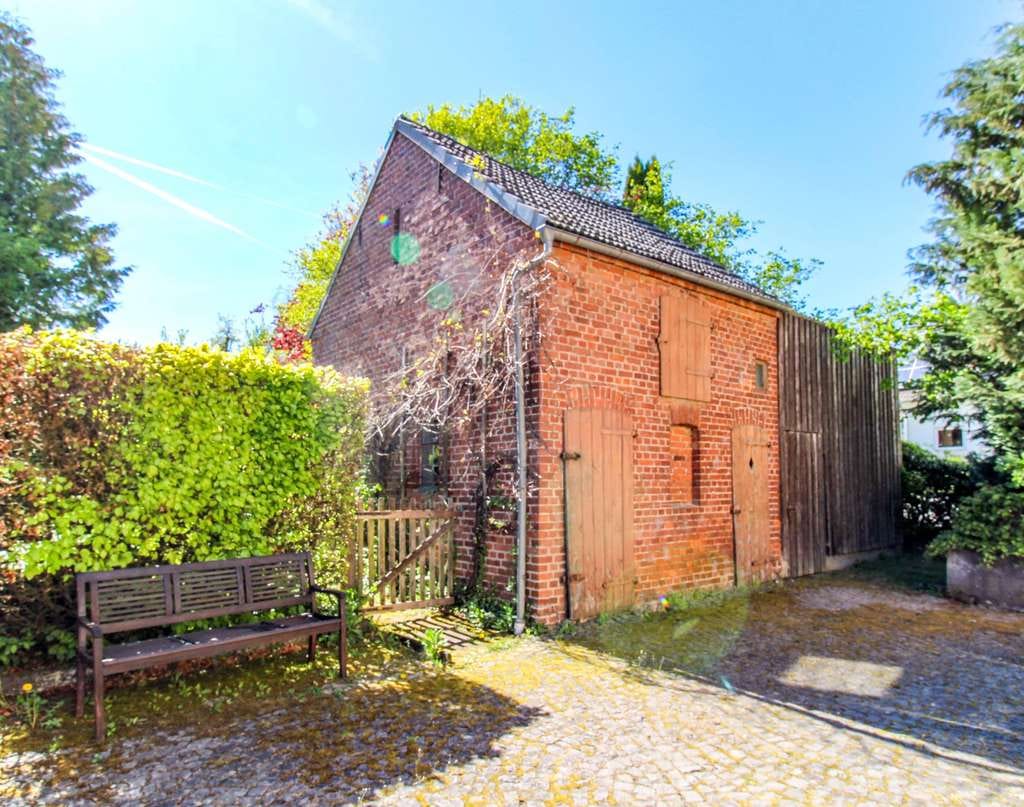 Immobilie in Waldbrunn - Einfamilienhaus mit Nebengebäude und Garage auf großem Grundstück in Waldbrunn-Hausen - Bild 4