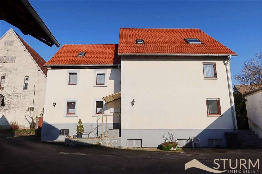 Immobilie in Reichenberg - Reizvolles Ensemble - Wohnhaus mit drei Einheiten, ehemalige Reithalle, Nebengebäude, Hof-und Garten - Bild 1