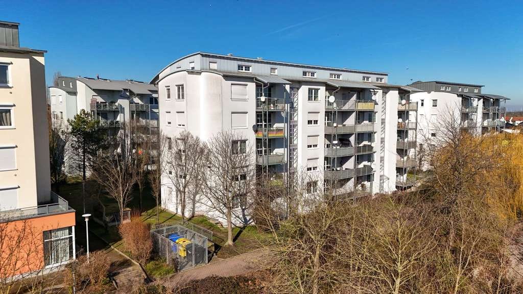 Immobilie in Kabelsketal - Wohnungspaket mit 5 Einheiten, Ist-Faktor 16,5 – Aufzug & Dachterrassen, Baujahr 1996 - Bild 0