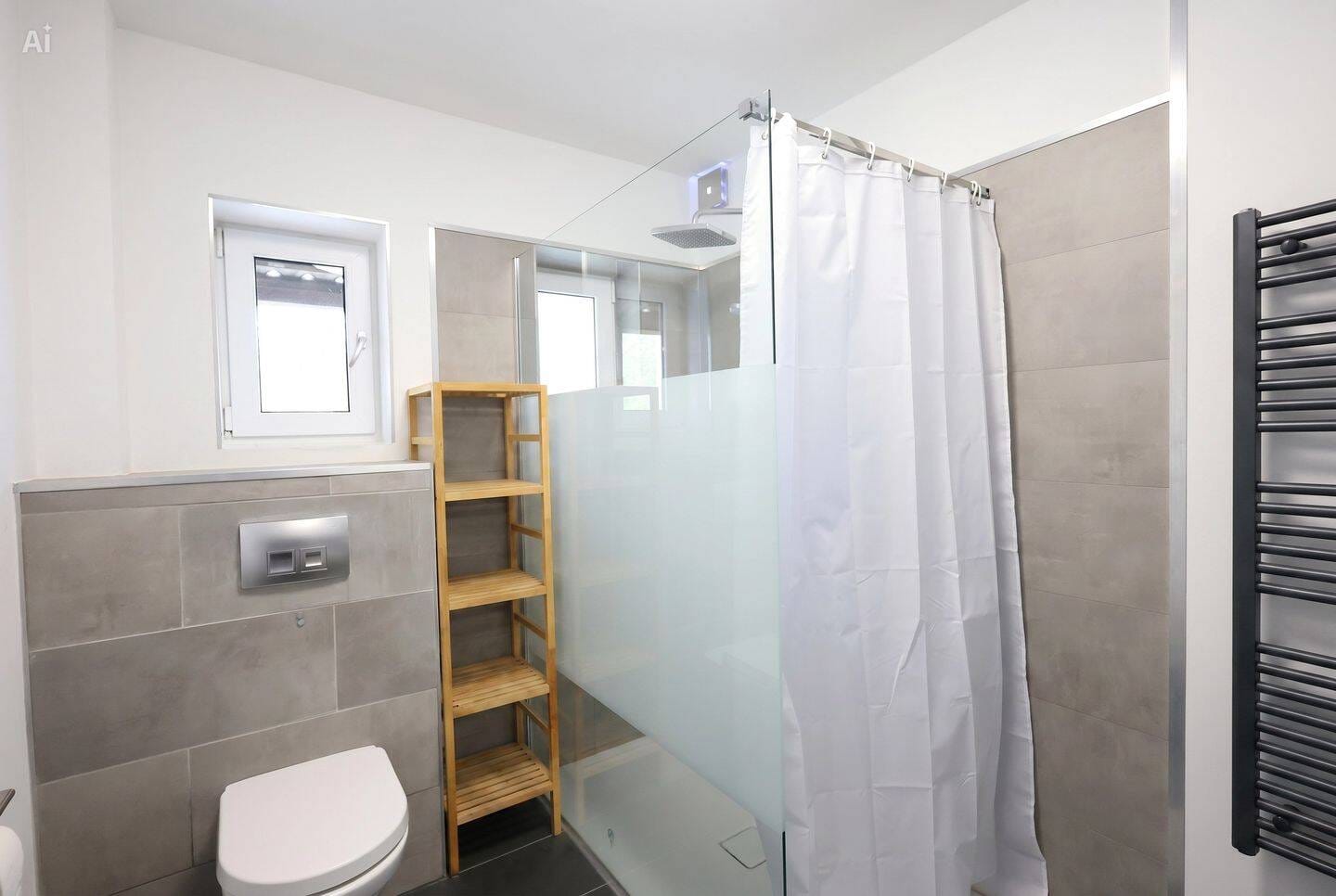 Immobilie in Heidenau - Modernisiertes Zweifamilienhaus mit Option zum Mehrgenerationenhaus - Bild 1
