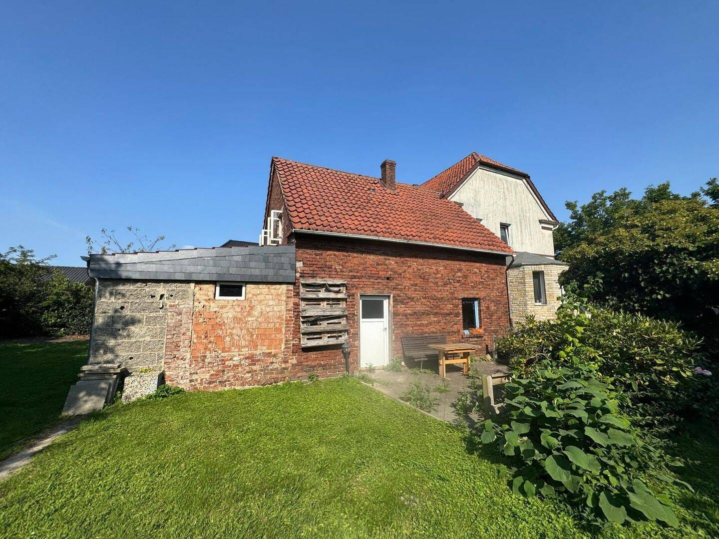 Immobilie in Extertal - Vielseitiges Wohnhaus mit Potenzial - Umbau zum 3-Familienhaus möglich - Bild 4