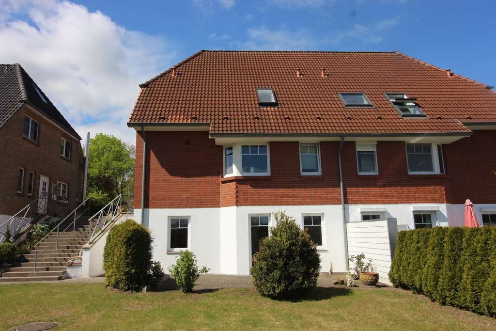 Immobilie in Wees - Großzügige Doppelhaushälfte mit Einliegerwohnung - Bild 1