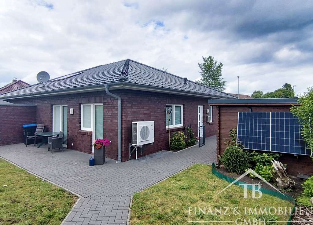 Immobilie in Westoverledingen - Neuwertige Bungalow-Doppelhaushälfte in gefragter Lage von Ihrhove - modern und hochwertig - Bild 1