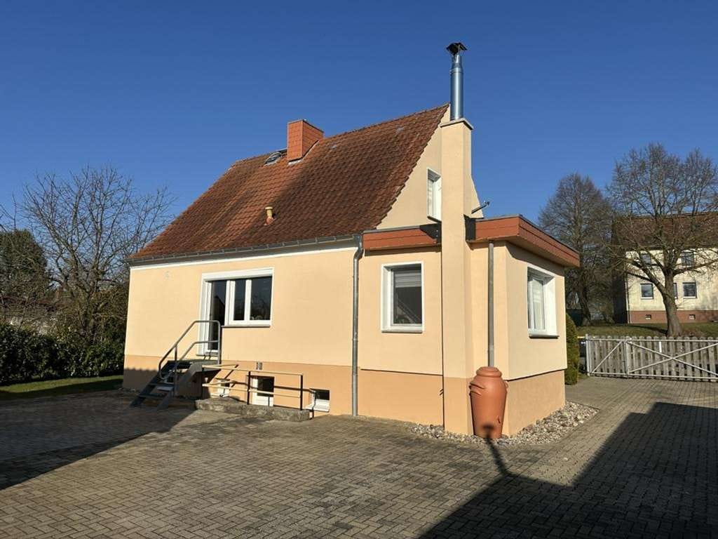 Immobilie in Dahmen - Ruhige Idylle mit  mit jeder Menge Nebengelass, Blick auf den Teich und angrenzende Felder - Bild 1