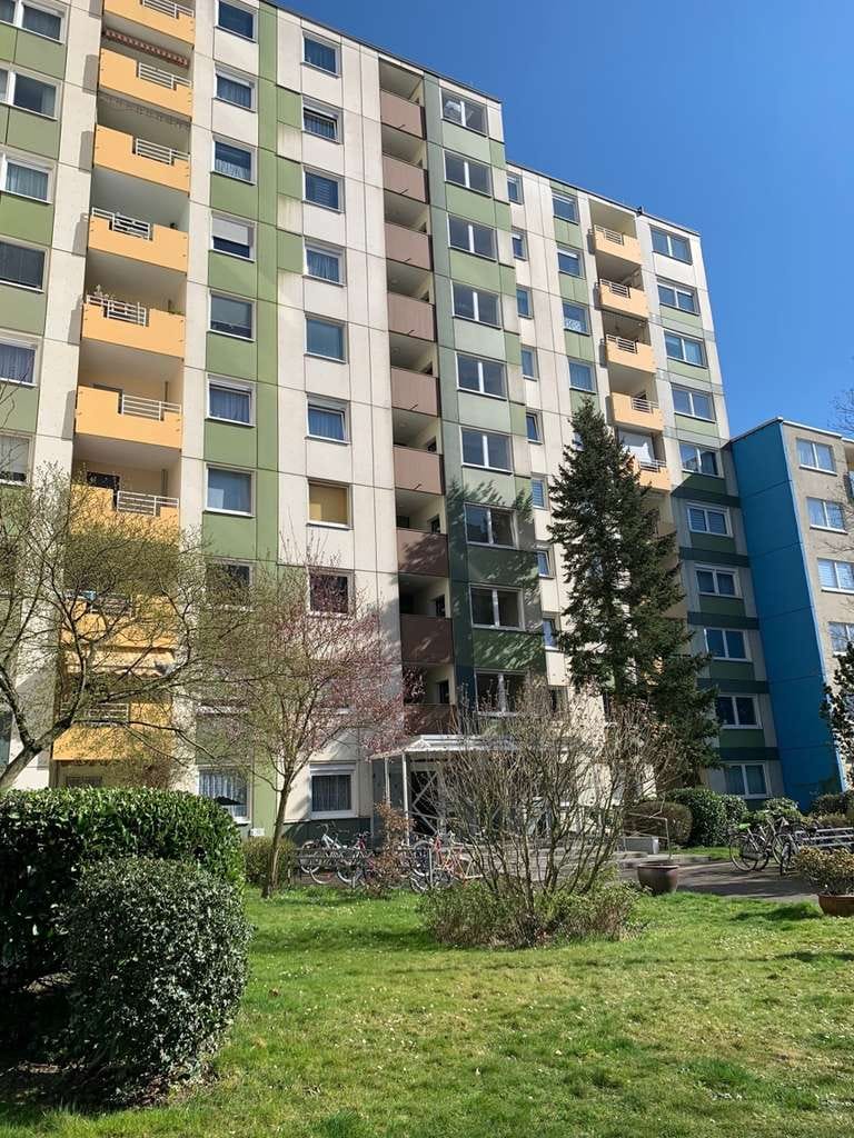 Immobilie in Sankt Augustin - SANKT AUGUSTIN top, helle renovierte 3 Zi. ETW, ca. 84 m² Wfl., Küche Diele, neues Bad, Westbalkon - Bild 4