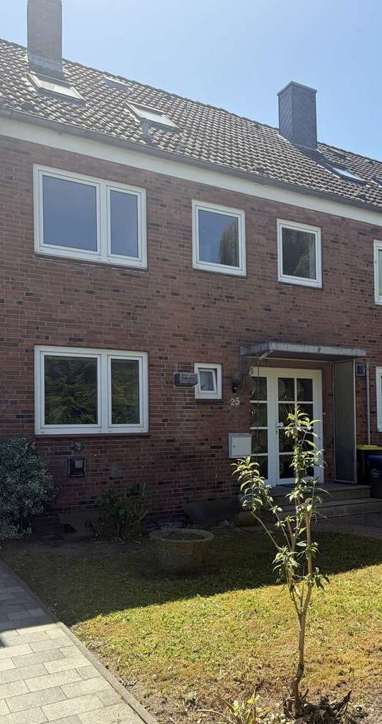 Immobilie in Rendsburg - Ein Handwerkerhaus mit Potenzial: 4 Zimmer, Keller, Garten und 3 Zimmer als Nutzfläche im Spitzboden - Bild 0