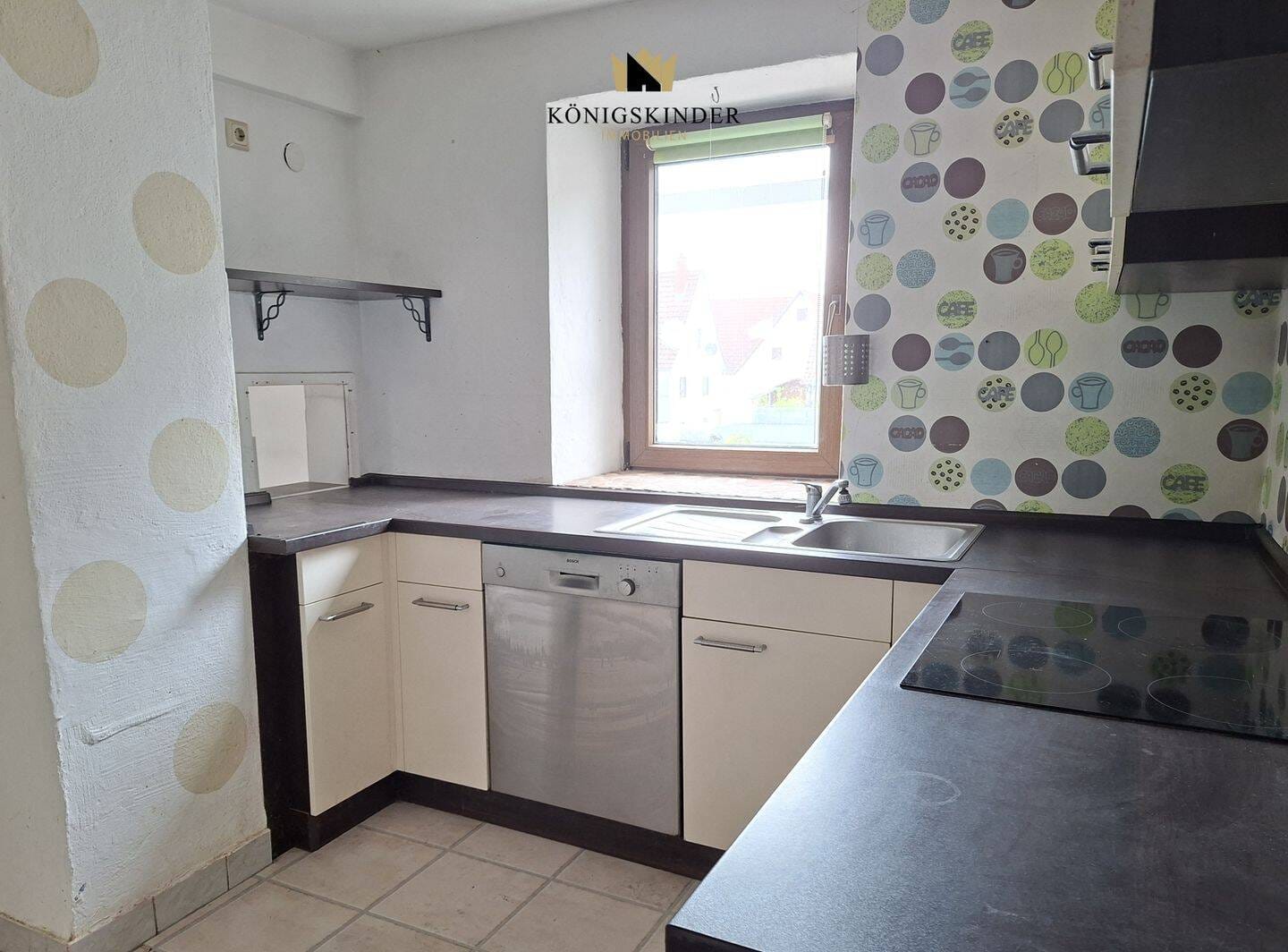 Immobilie in Eutingen im Gäu - Perfekt für den geschickten Handwerker. Renovierungsbedürftiges Haus mit großer Terrasse - Bild 3