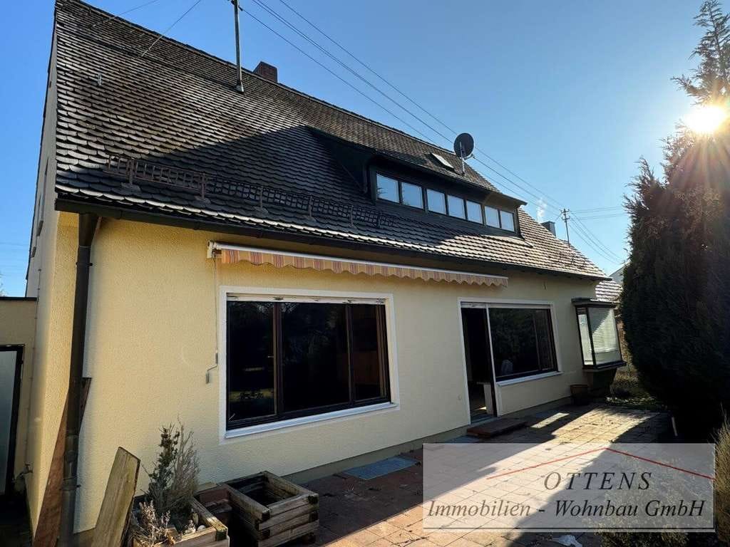 Immobilie in Friedberg - Renovierungsbedürftiges Ein- bis Zweifamilienhaus hervorragende Lage in Friedberg-West - Bild 3
