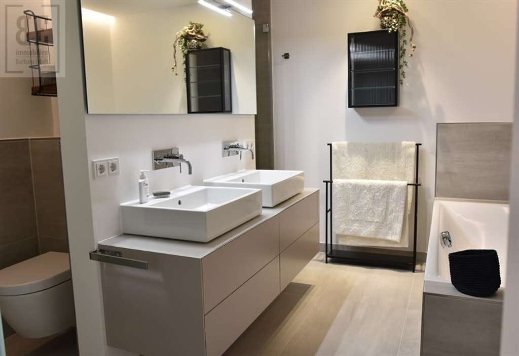 Immobilie in Tegernsee - 3-Zimmer-Wohnung (teilmöbliert) mit Garten in Süd-/West-Ausrichtung in Tegernsee - Bild 1