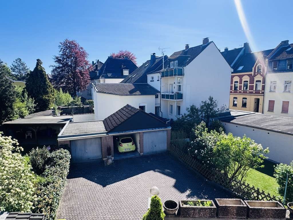 Immobilie in Siegburg - Für Kapitalanleger oder zur Eigennutzung: Solides Mehrfamilienhaus in zentraler Lage von Sieg - Bild 2