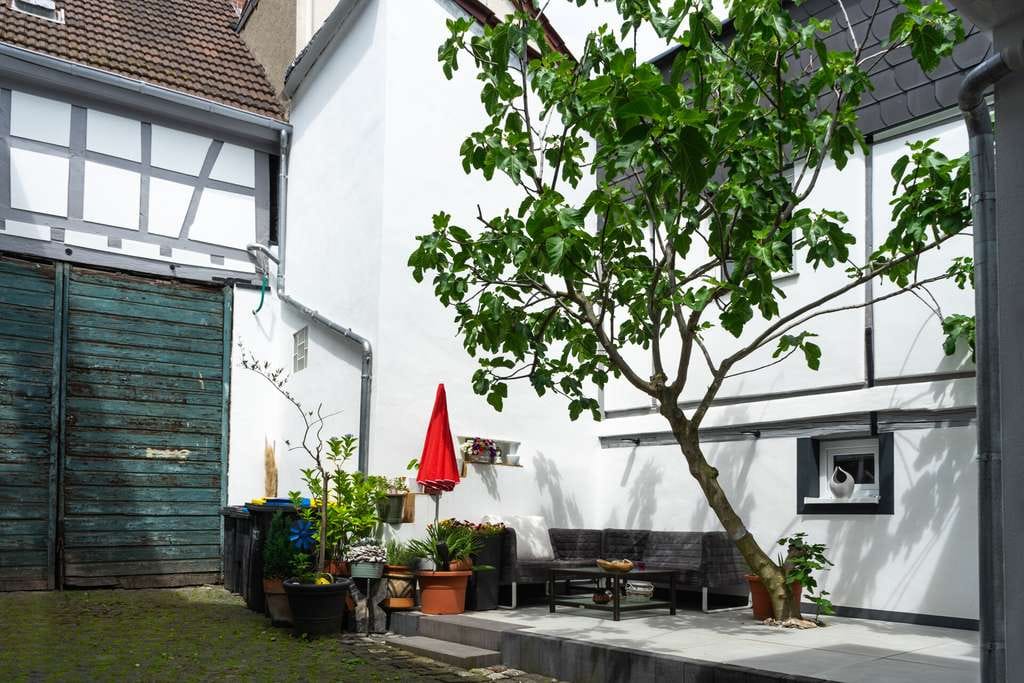 Immobilie in Mülheim-Kärlich - Historischer-kernsanierter Bauernhof -sehr modern gestaltet - für vielfältige Nutzungsmöglichkeiten - Bild 3