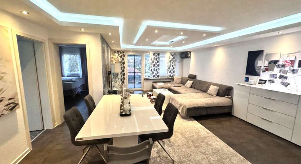 Immobilie in Wolfschlugen - Entspanntes Familienleben: 4 Zimmer mit Balkon und stressfreiem Parken dank Garage & Stellplatz. - Bild 3