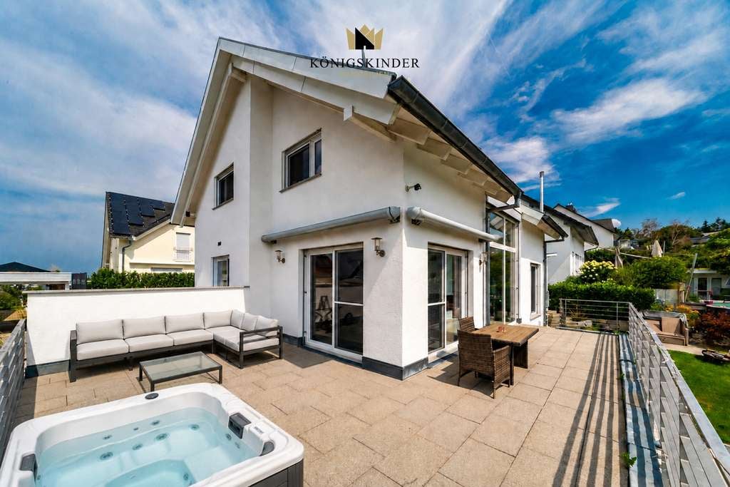 Immobilie in Aichelberg - Exklusives Architektenhaus mit Pool in traumhafter Aussichtslage von Aichelberg - Bild 3