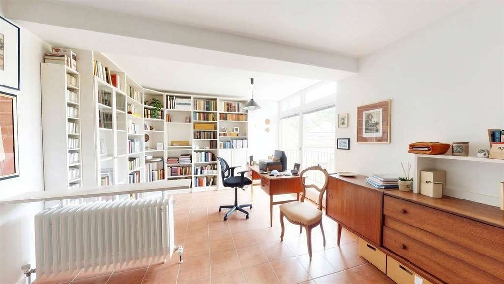 Immobilie in Neuburg am Inn - Einfamilienhaus mit Potenzial auf 1.919 m² Südhang-Grundstück in ruhiger Lage, Neukirchen a. Inn - Bild 5