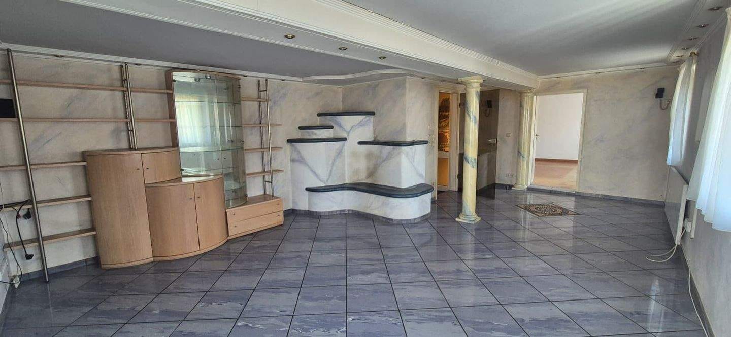 Immobilie in Creglingen - Großzügiges Reihenmittelhaus mit 7 Zimmern, Terrasse und Garten in ruhiger Lage in Creglingen - Bild 3
