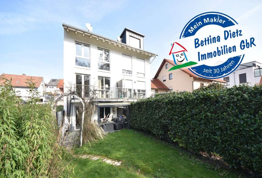 Immobilie in Laufach - DIETZ: Junges Familienhaus mit  837 m² großen, idyllischen Waldgrundstück in Laufach! - Bild 0