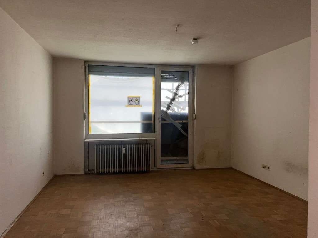 Immobilie in Neuried - Brück Immobilien - Freies 1-Zi.-Appartement mit West-Balkon zum Renovieren - Bild 2