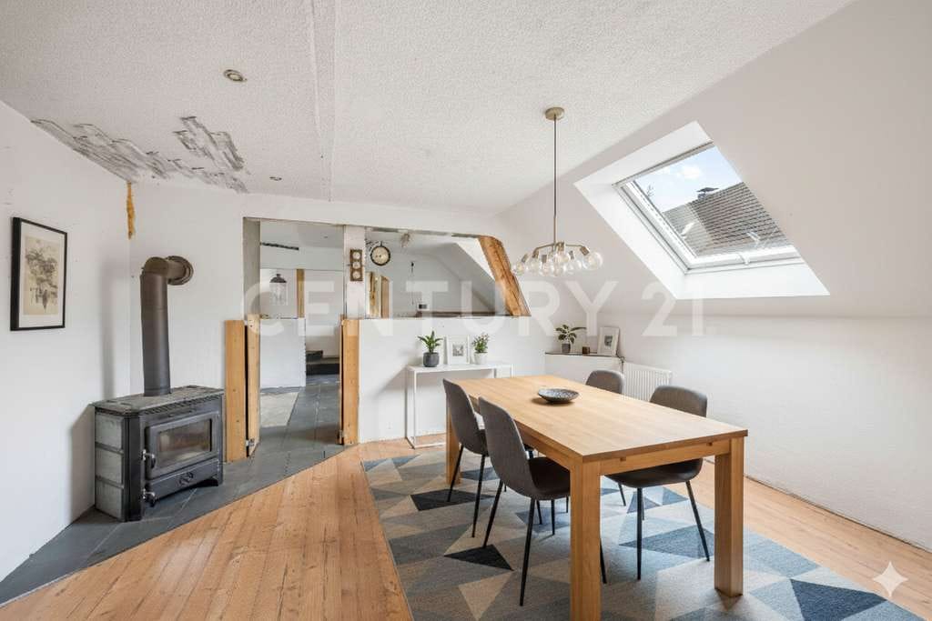 Immobilie in Wehr - Handwerkertraum: Zweifamilienhaus mit PV-Anlage, Garage & großem Garten in Öflingen - Bild 4