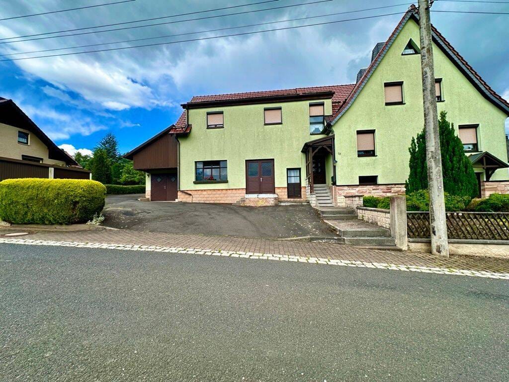 Immobilie in Floh-Seligenthal - Zweifamilienhaus mit Werkstatt, Scheune und großem Grundstück in Floh - Seligenthal / OT Floh - Bild 3