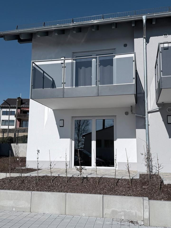 Immobilie in Cham - Neubau-Apartment mit Stellplatz & PV-Anlage Cham - Bild 0