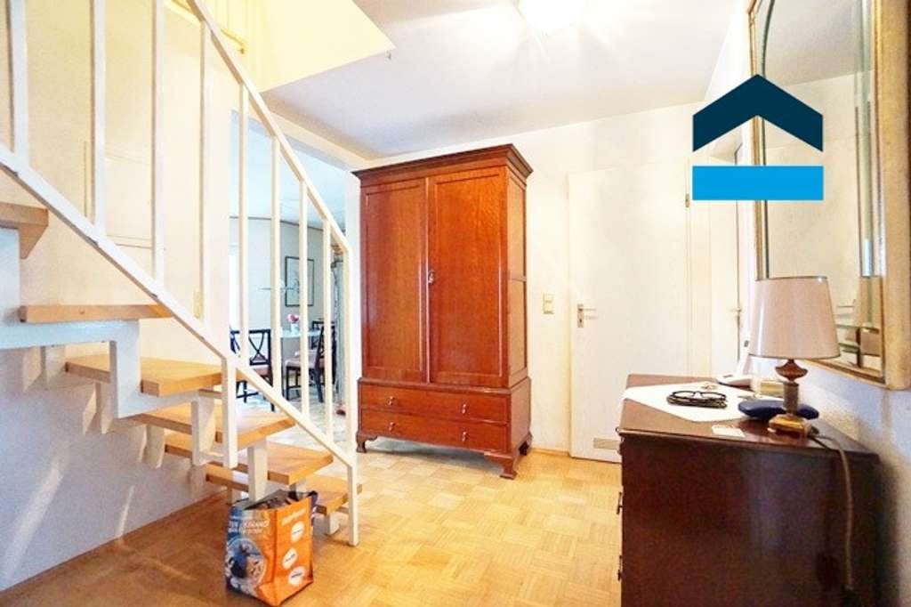 Immobilie in Rheinberg - Rheinberg-Budberg: Solide vermietete Dachgeschosswohnung mit Balkon! - Bild 1