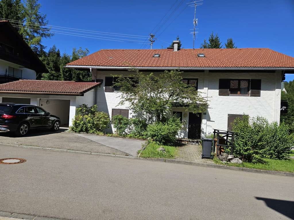Immobilie in Bad Hindelang - Charmantes 2,5-Zimmer Dachgeschoss-Apartment in Bad Hindelang - Bild 0