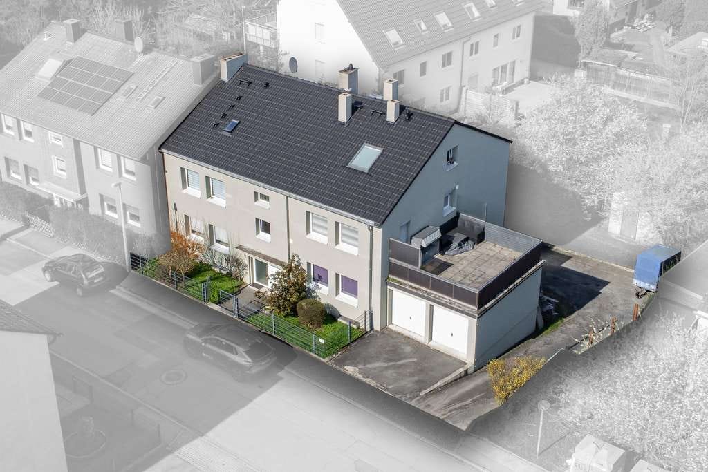 Immobilie in Witten - 5 Einheiten – 4 Garagen – Dachterrasse – modernisiert - Bild 0