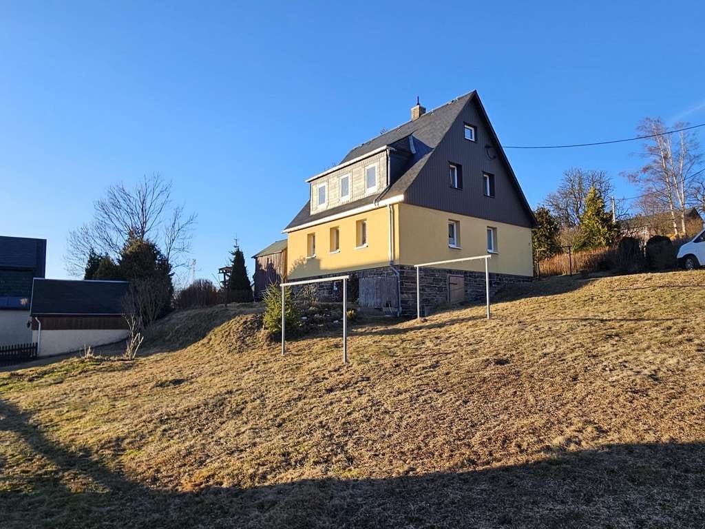 Immobilie in Seiffen/Erzgebirge - Gepflegtes Zweifamilienhaus in zentraler, ruhiger Lage im Kurort Seiffen - Bild 1