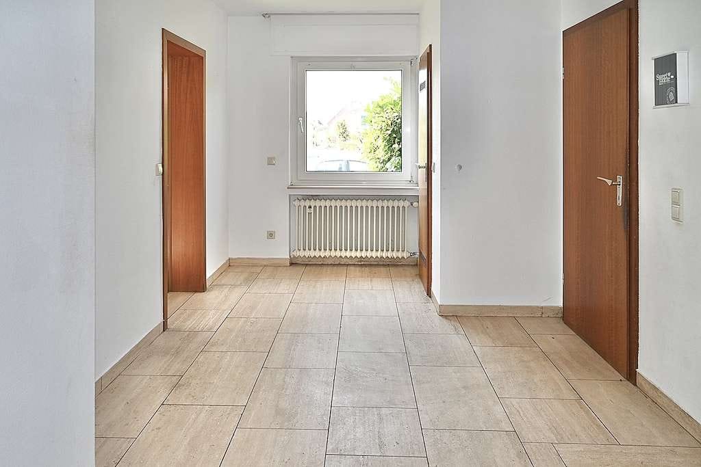 Immobilie in Dülmen - Dülmen: Großes Einfamilienhaus mit großer Garage und Vollkeller provisionsfrei zu verkaufen! - Bild 3