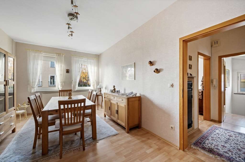 Immobilie in Winterlingen - Großzügige Doppelhaushälfte in zentrale Lage - Bild 2